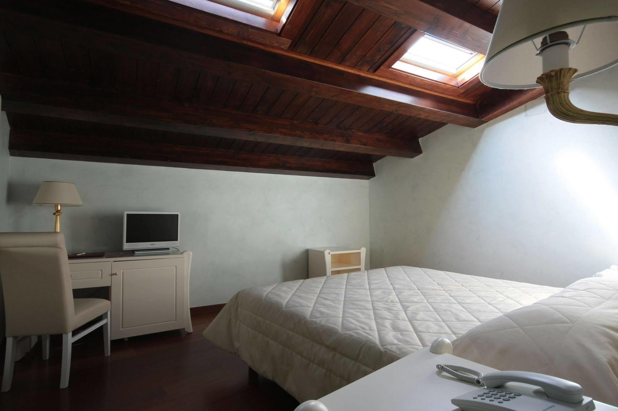 Hotel Rojan Sulmona Eksteriør billede