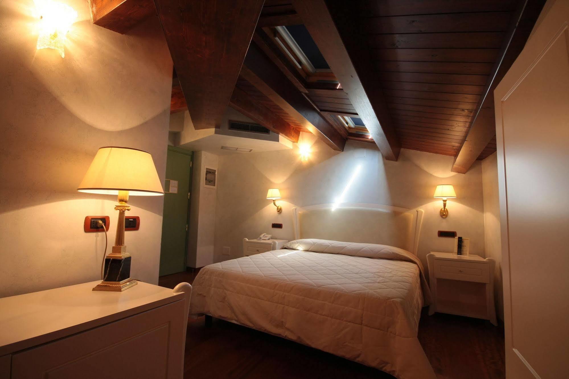 Hotel Rojan Sulmona Eksteriør billede