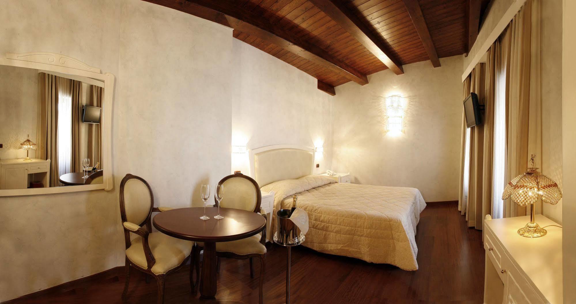 Hotel Rojan Sulmona Eksteriør billede
