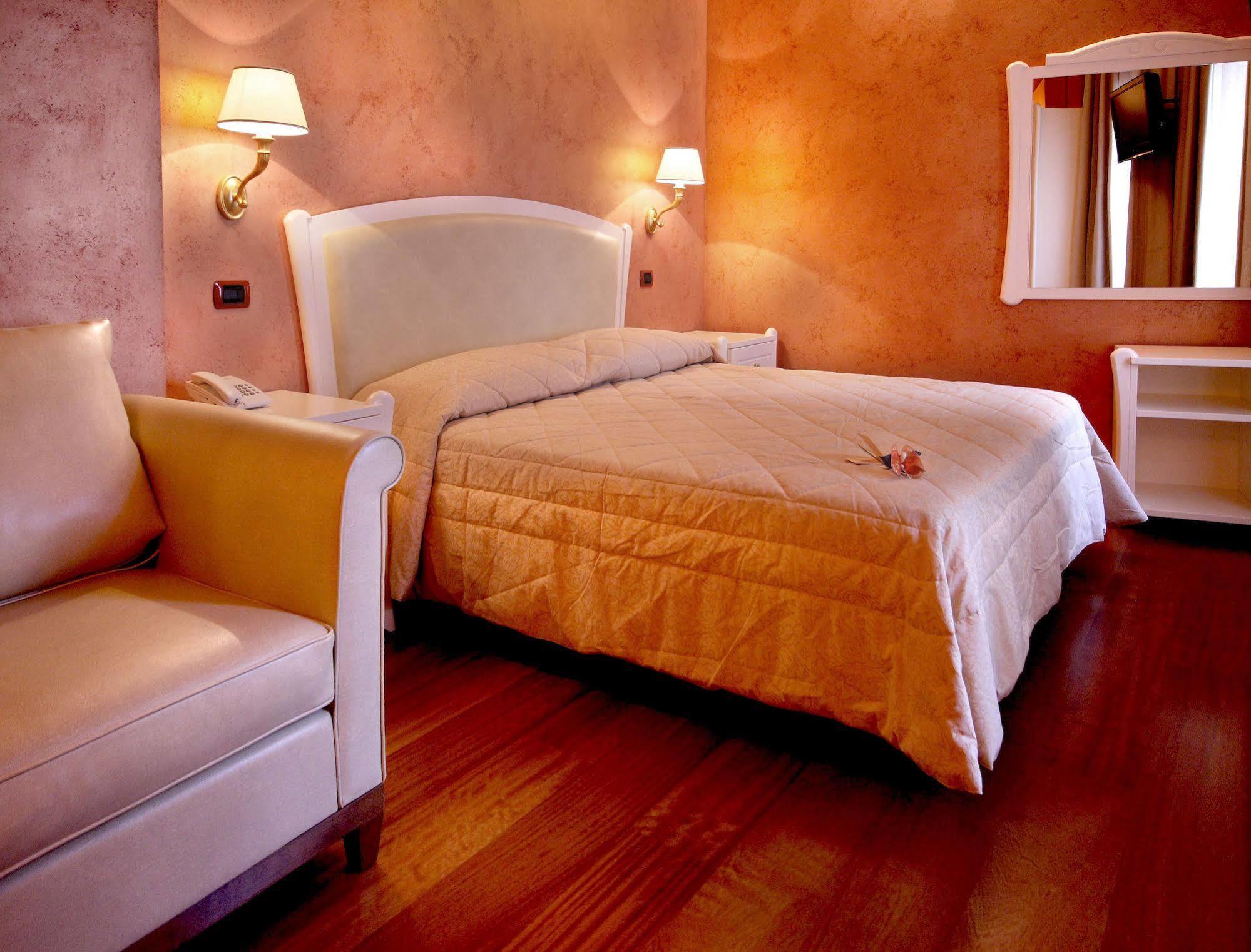 Hotel Rojan Sulmona Eksteriør billede