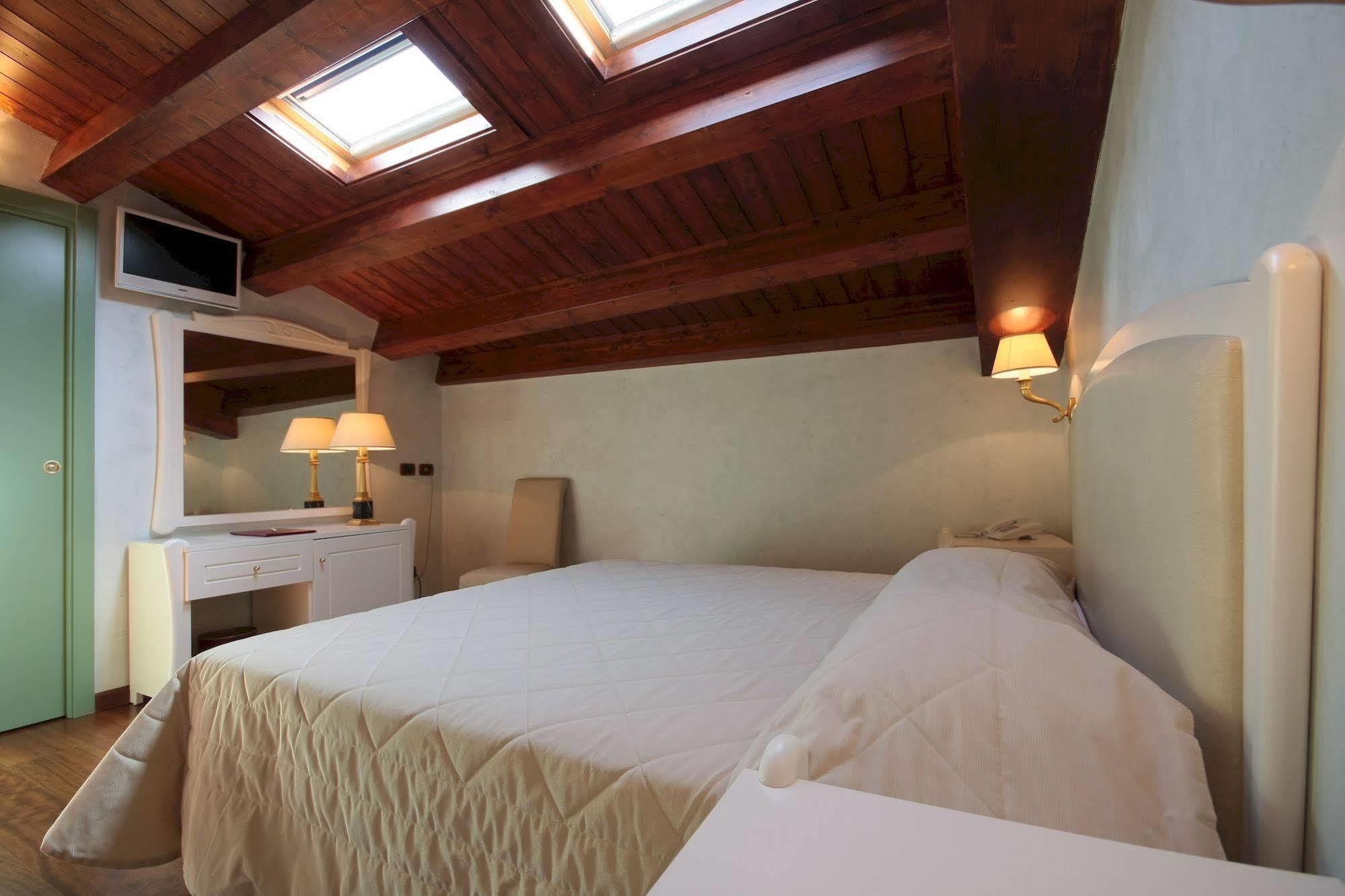 Hotel Rojan Sulmona Eksteriør billede