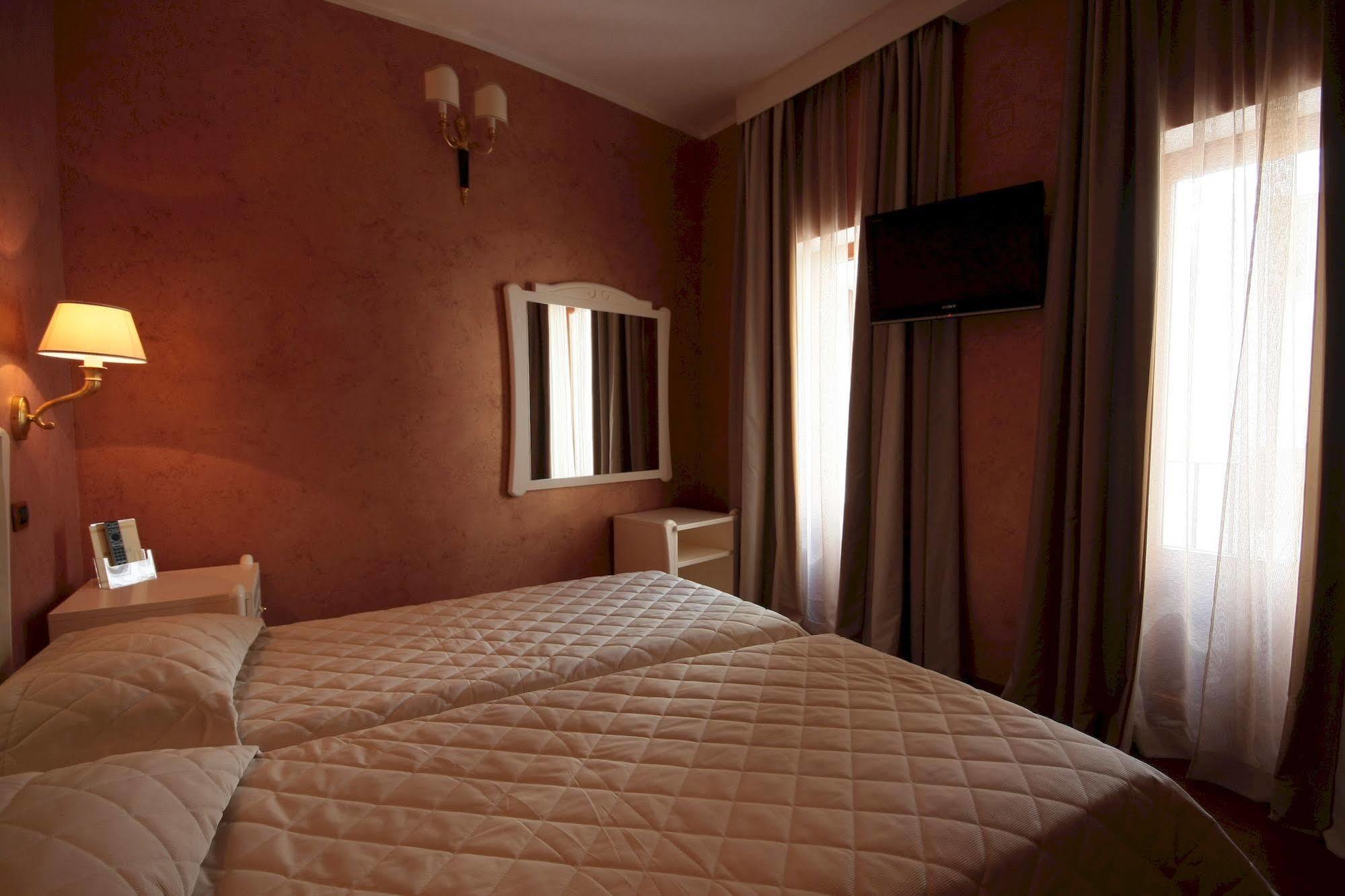 Hotel Rojan Sulmona Eksteriør billede