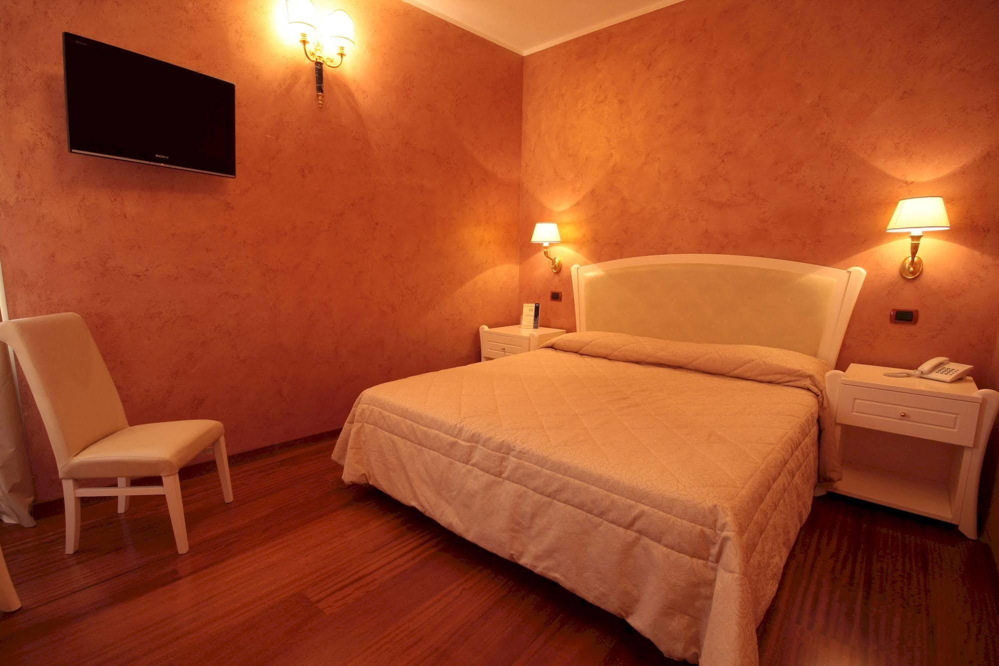Hotel Rojan Sulmona Eksteriør billede
