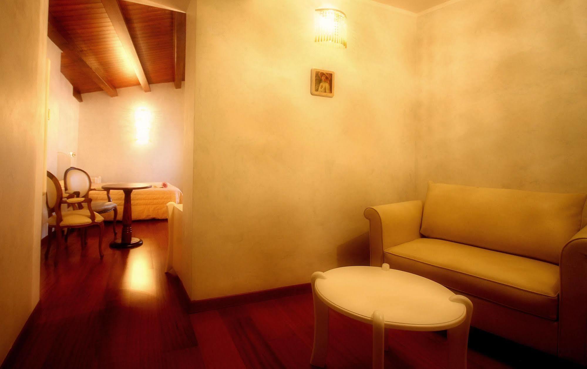 Hotel Rojan Sulmona Eksteriør billede